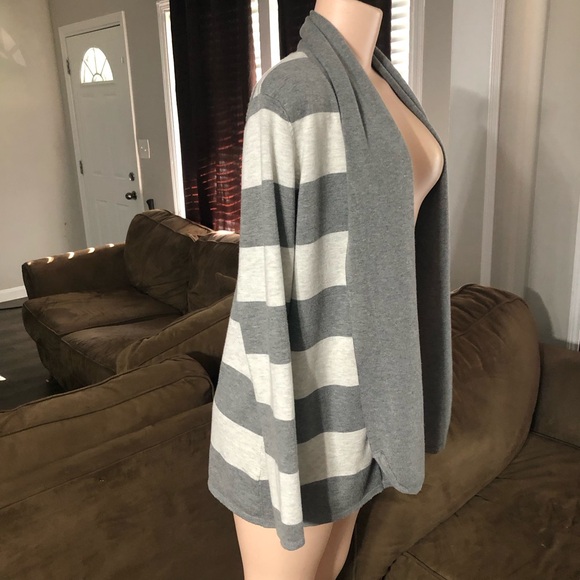 Oyn oxn striped Cardigan Sweater Large Woman’s coat Gray White soft Comfy - Picture 6 of 9